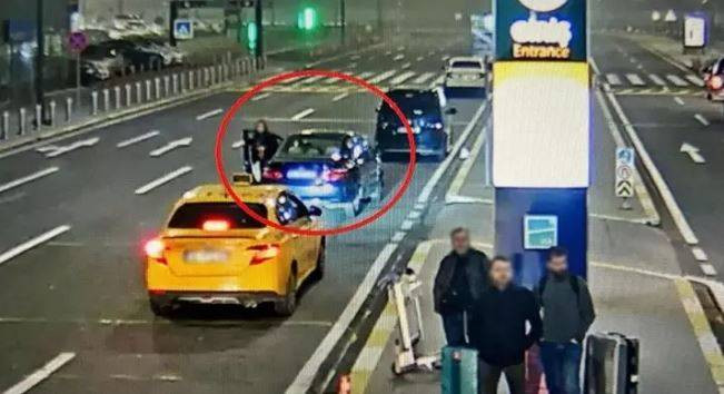 Baba da öndeki araçtaymış. Eylem Tok'un ikinci kez kaza yerine gittiği ortaya çıktı - Resim: 2